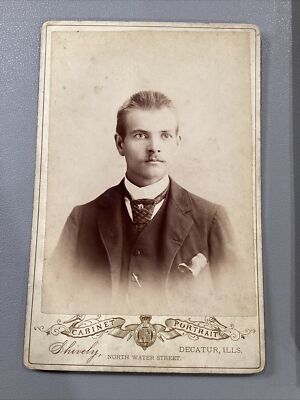 August Behrend Cleveland Ohio Shivery Studio Decatur Ills Cabinet Card Photo