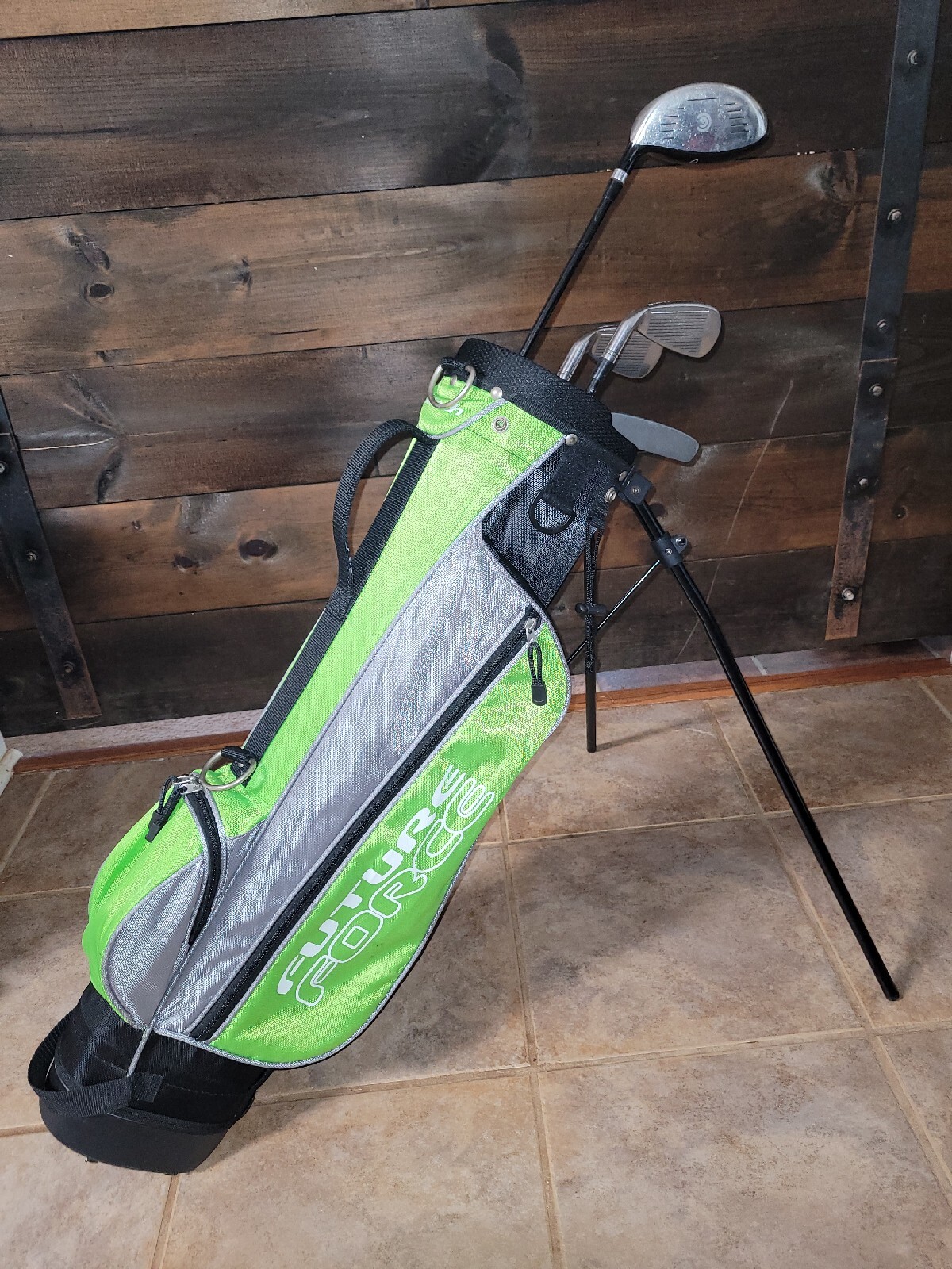 4 Rh W/golf Bag Kids Golf Club Set
