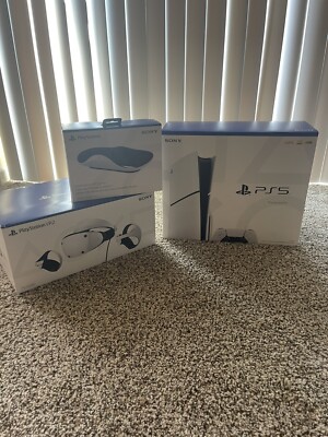 PS5 w/ PlayStation VR2 and PlayStation VR Controller Charging Station