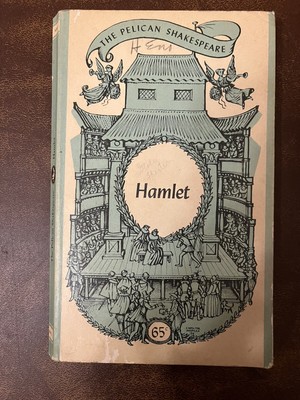 Vintage Hamlet The Pelican Shakespeare Paperback Book Copyright 1957