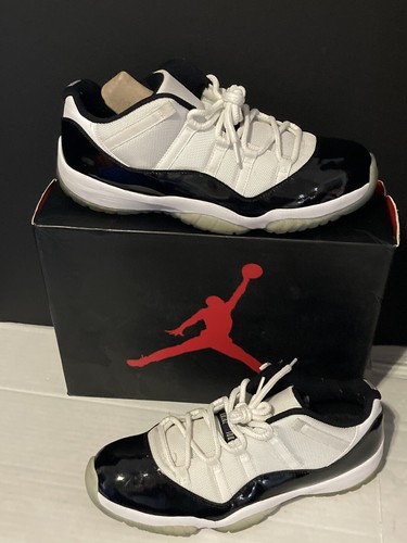 Air Jordan 11 Retro ブラック/ホワイト 7Y & 6C Air Jordan 11 Retro Younger Kids' Shoes. Nike ID