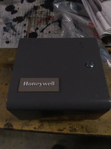 L4081A1023 DUAL AQUASTAT 130-240F 1-1/2