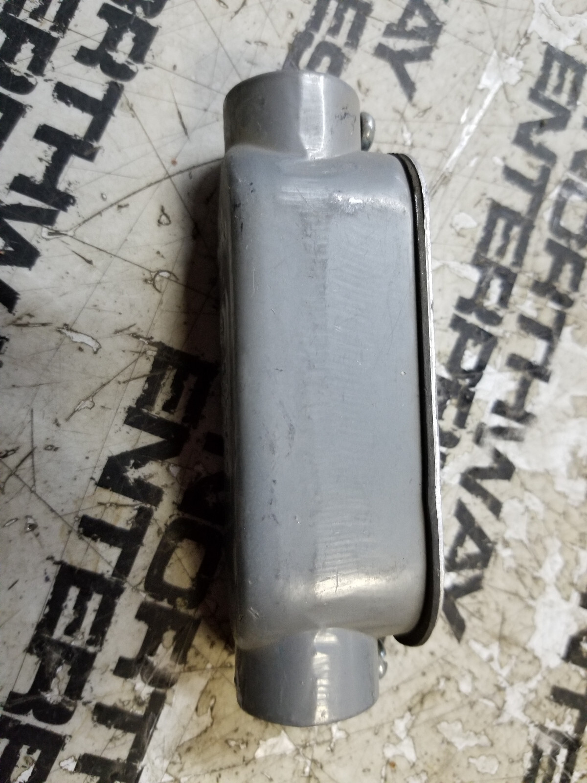 LOT OF 3PC - E182165 1/2