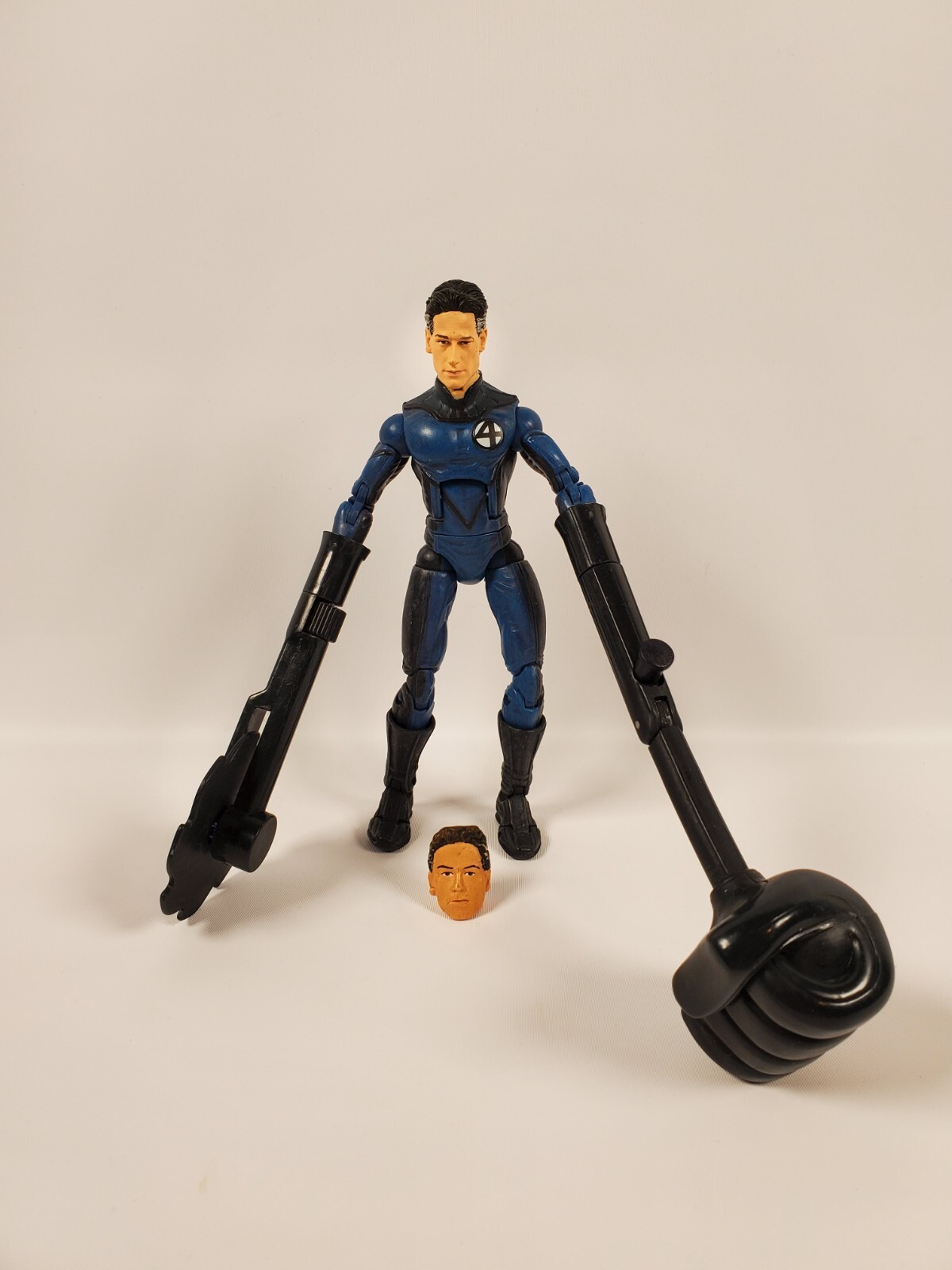 2005 ToyBiz Marvel Fantastic 4 SHAPE SHIFTING MR FANTASTIC