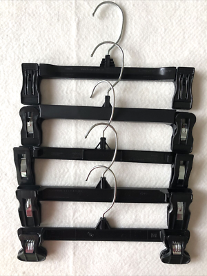 Plastic skirt hangers discount