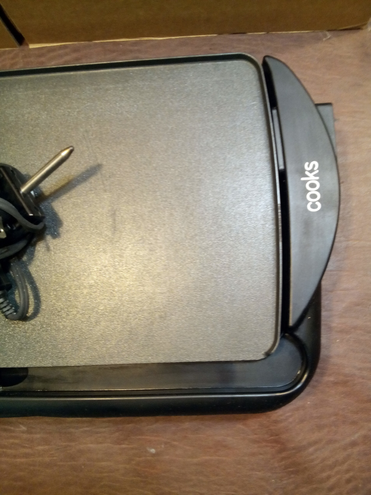 COOKS ELECTRIC GRIDDLE WITH LARGE TRIP TRAY MODEL# TSK-2456P