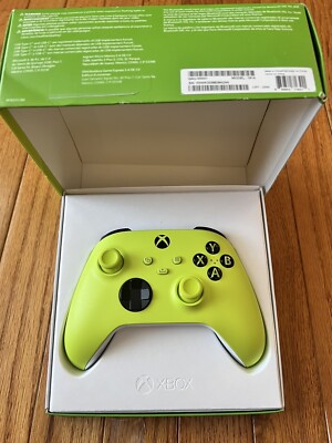 NEW OPEN BOX Microsoft Wireless Controller Xbox Series X/S Electric Volt #244