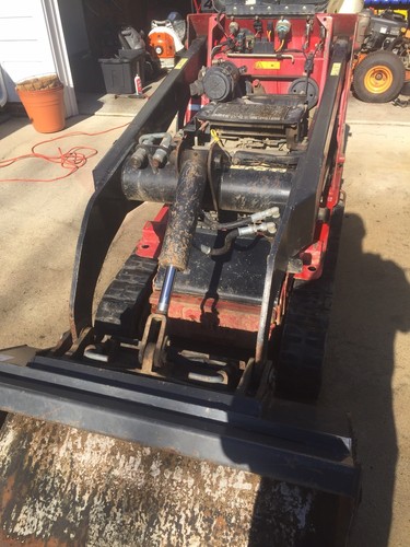 TORO DINGO TX427 Walk Behind Mini Track Loader Kohler Engine... 1140 Hours