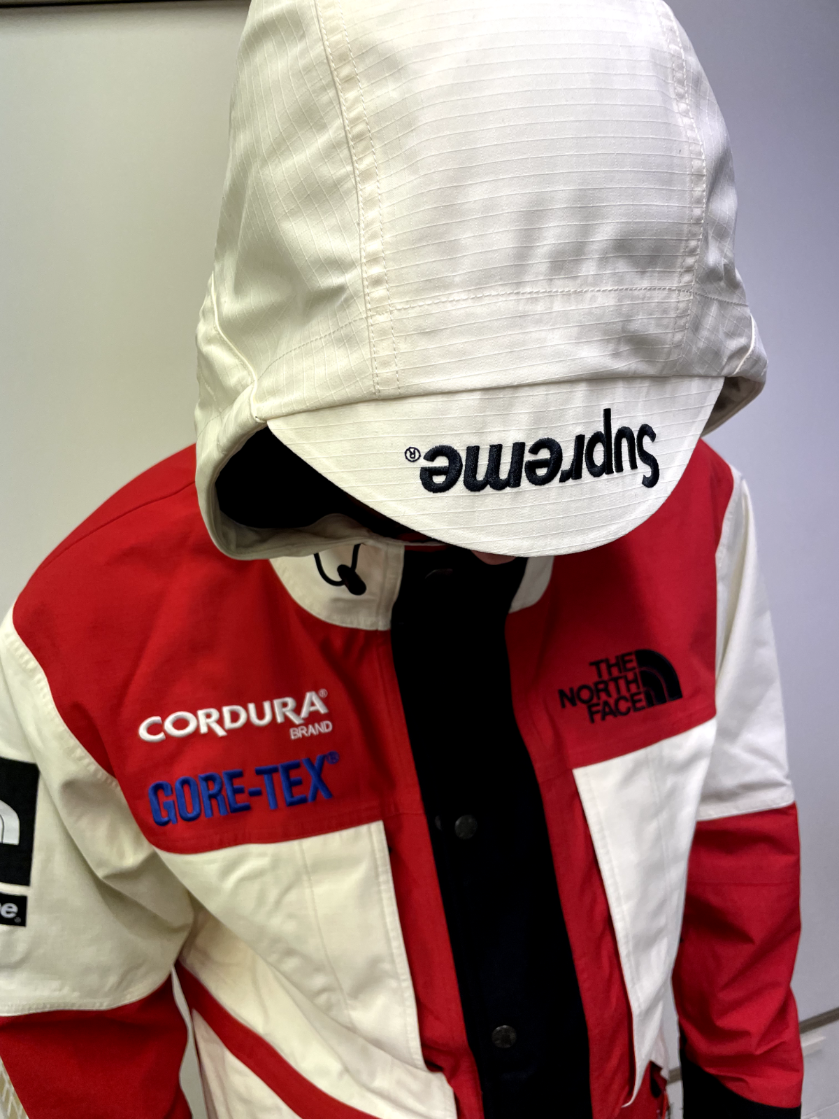 Supreme The North Face TNF Gore-Tex Expedition Jacket White Supreme The North Face TNF Gore-Tex Expedition Jacket White