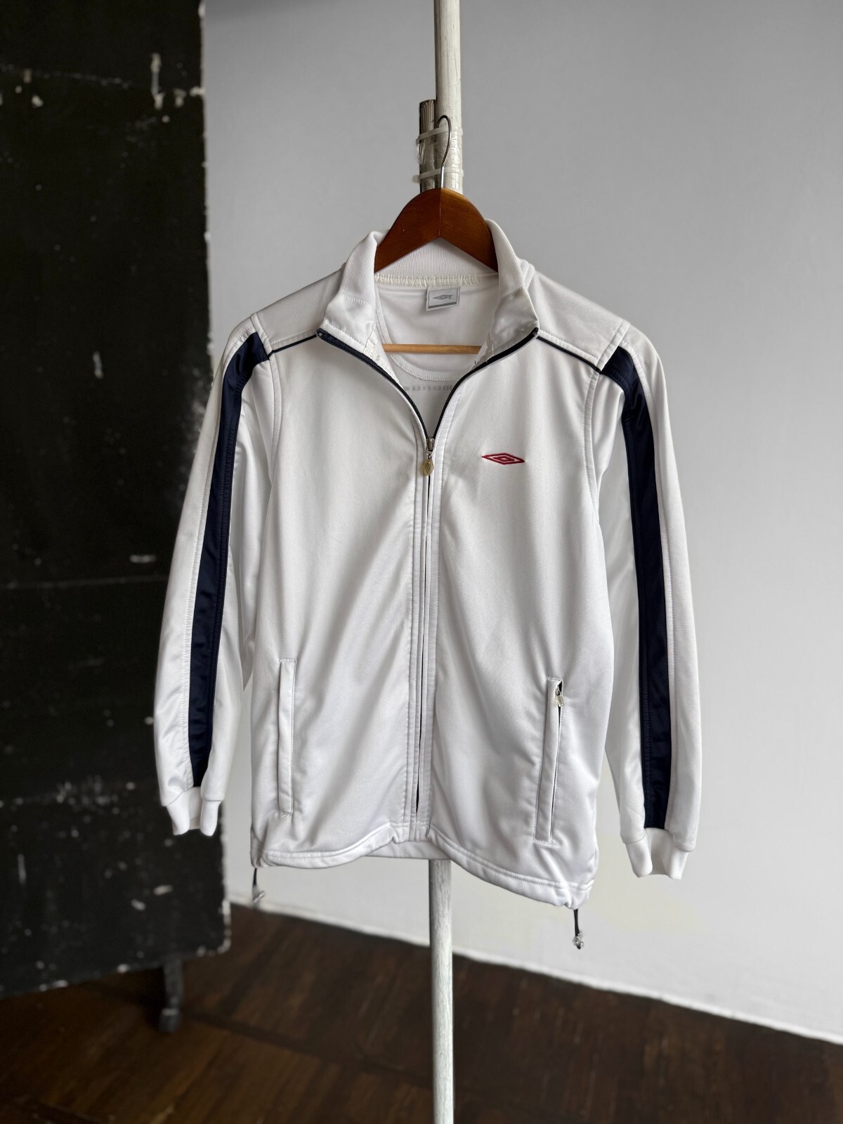 【00's umbro track jacket L size】 Umbro Vintage 00s Unisex White Full Zip Track Jacket Pockets