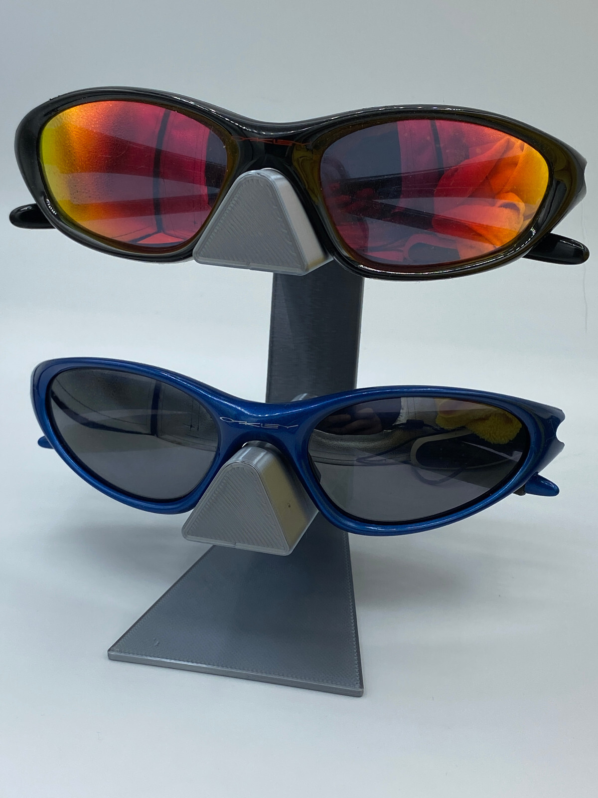 [非売品]OAKLEYメタル サングラススタンド　4個 非売品]OAKLEYメタル サングラススタンド 4個