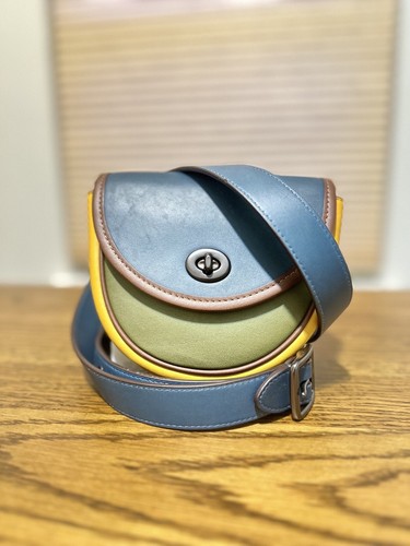 小物 COACH Heritage Turnlock Bag Charm Yellow COACH® Outlet | Heritage Turnlock Bag Charm