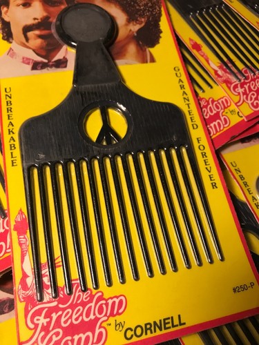 30 Vintage 6.5” Nylon Black PEACE SIGN Freedom Comb Cornell #250-P NOS Packaged