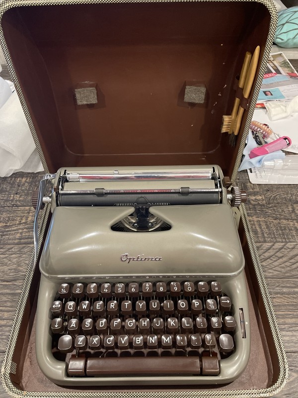 1959 Optima Elite 3 on the Typewriter Database
