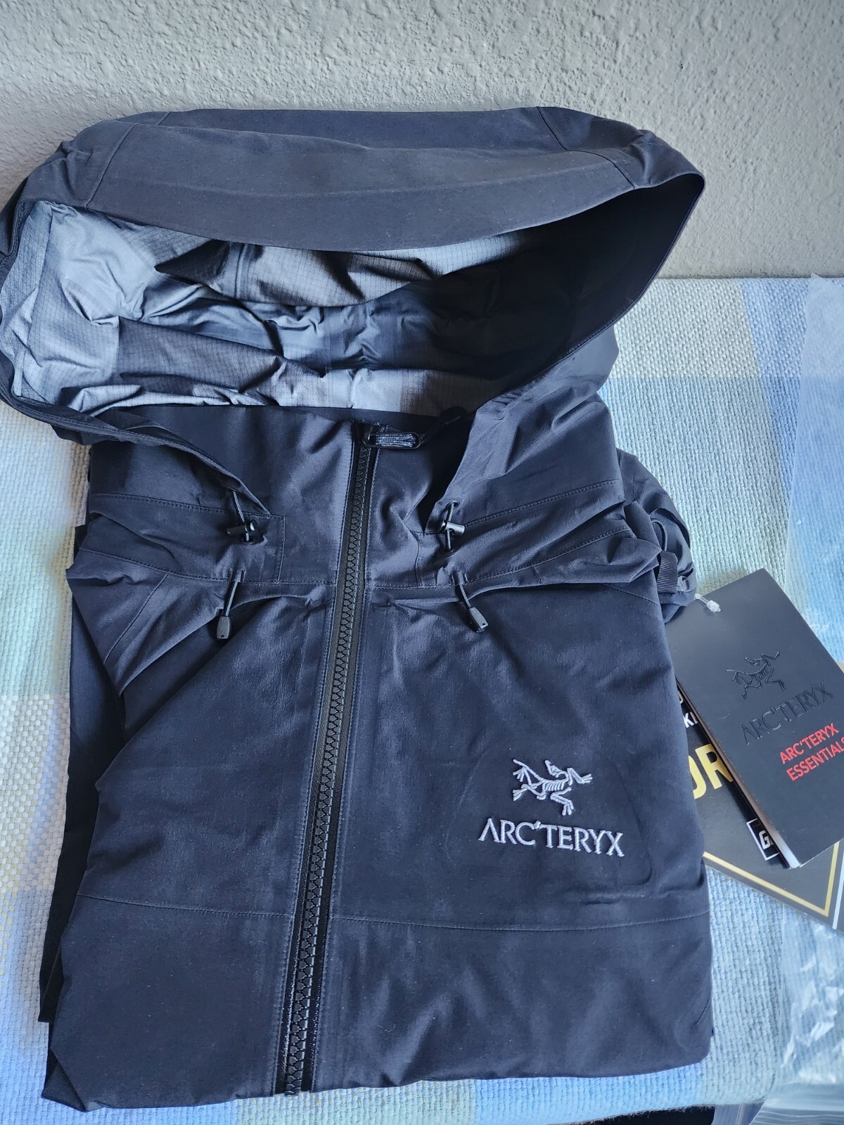 Arcteryx beta AR goretex pro shell embroidered bird logo NWT Arcteryx beta AR goretex pro shell embroidered bird logo NWT