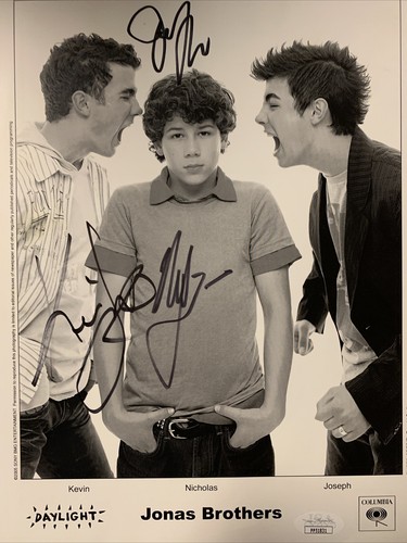 サイン入り　海外雑誌　Jonas Brothers $_12.JPG?set_id=880000500F