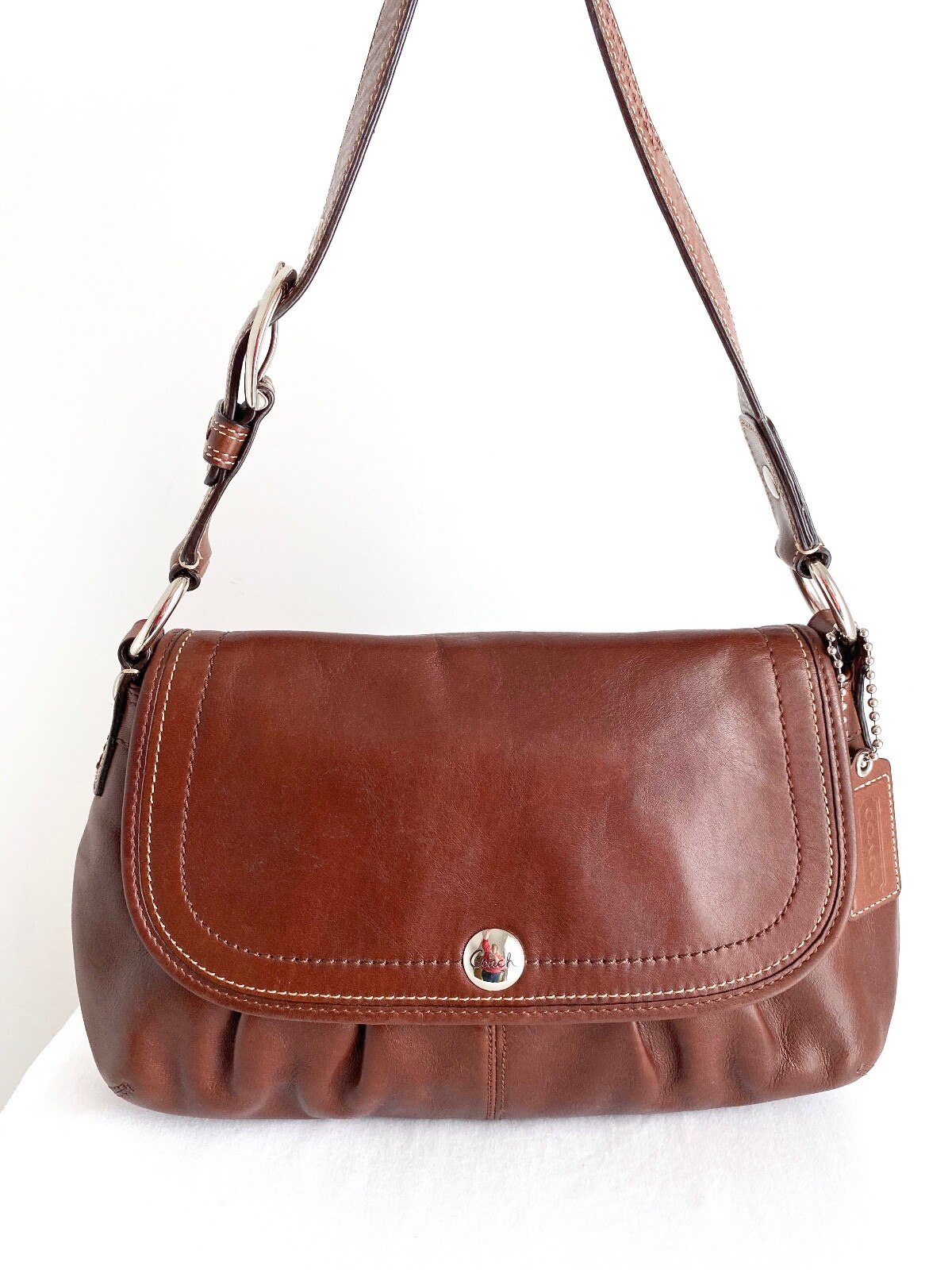 バッグ Coach Leather Brown Soho Shoulder Bag Coach Soho Shoulder Bag 25, B4/Honey Brown: Handbags: Amazon.com