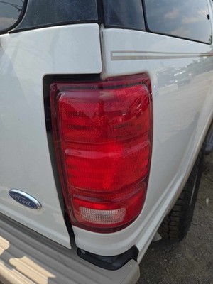Used Right Tail Light Assembly fits: FORD EXPEDITION 97 98 99 00 01 02