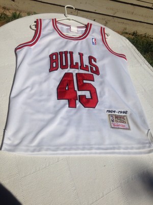 michael jordan jersey youth size