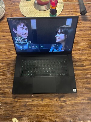 Razer Blade 15 15.6'' (220GB SSD, Intel Core i7-10750H, 2.6GHz, 16GB RAM) Laptop