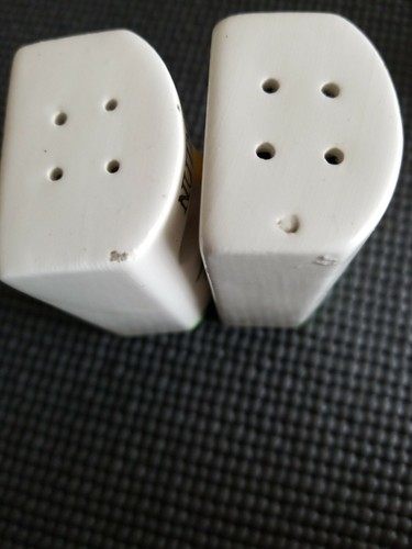 6 VINTAGE HAND PAINTED CERAMIC ROOSTER SPICE SHAKERS-MADE IN JAPAN-CORK STOPPERS