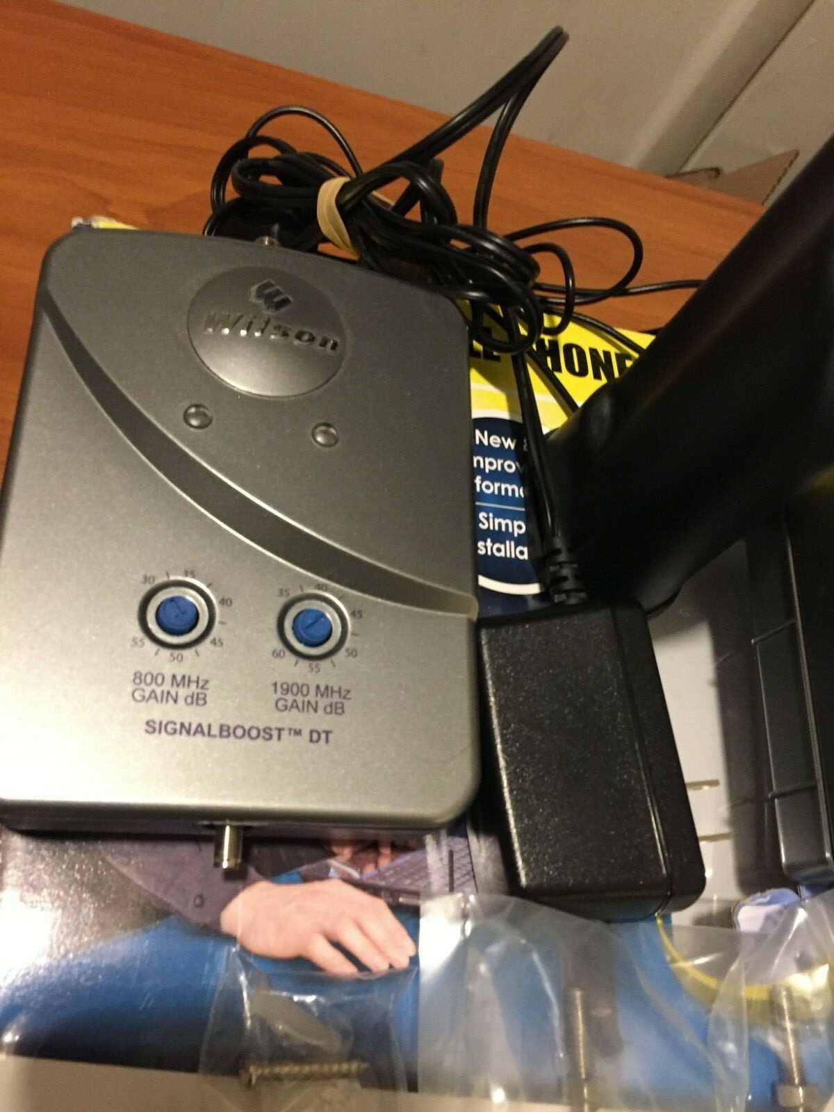 Wilson Signalboost DT Desktop Cell Phone SIGNAL BOOSTER (limited shipping)