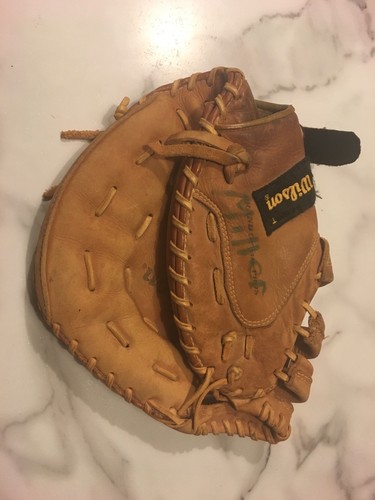 Wilson Optima Gold Series A9895 First Base Mitt/Glove RHT Softball Catchers Mitt