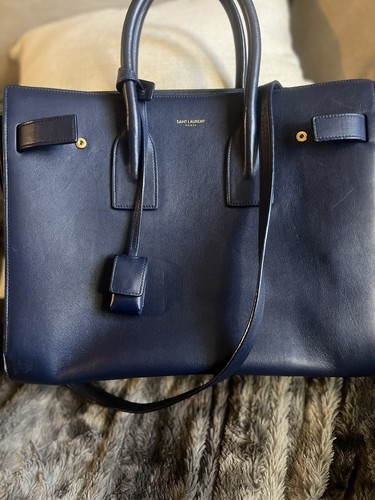 【関税&送料込】Saint Laurent Sac De Jour Small Handbag In G Saint Laurent Sac De Jour Small in Grained Leather | Saks