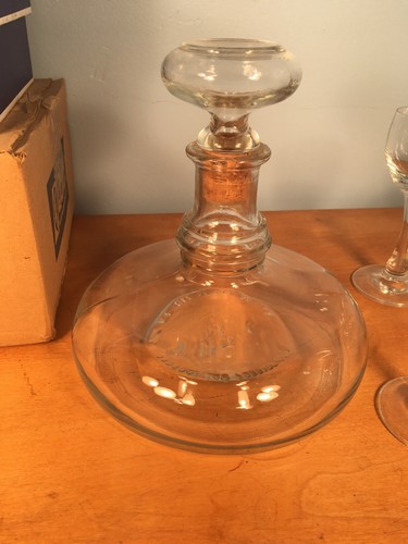 Glass Decanter With Six Glasses