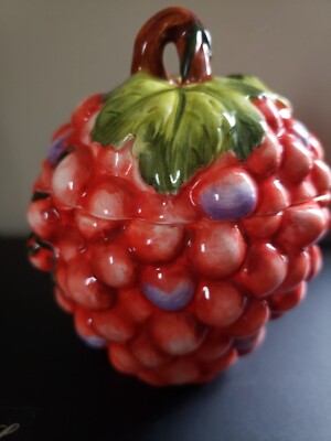 SMALL CERAMIC JAR WITH LID ADORABLE BERRY DESIGN NEW ORIG BOX
