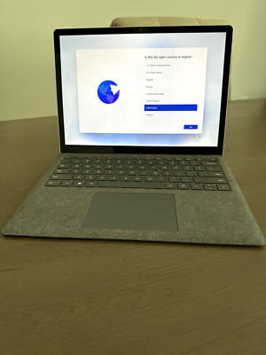 Microsoft Surface 3 13.5'' Laptop (Model 1867) **Touchscreen** **Grey**