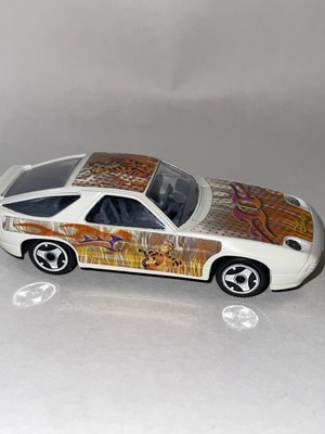 Burago 1/43 Porsche 928 Disney Tigger Theme Diecast Car Made In Italy