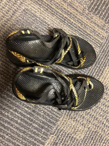 chacos womens 8 Yellow Black