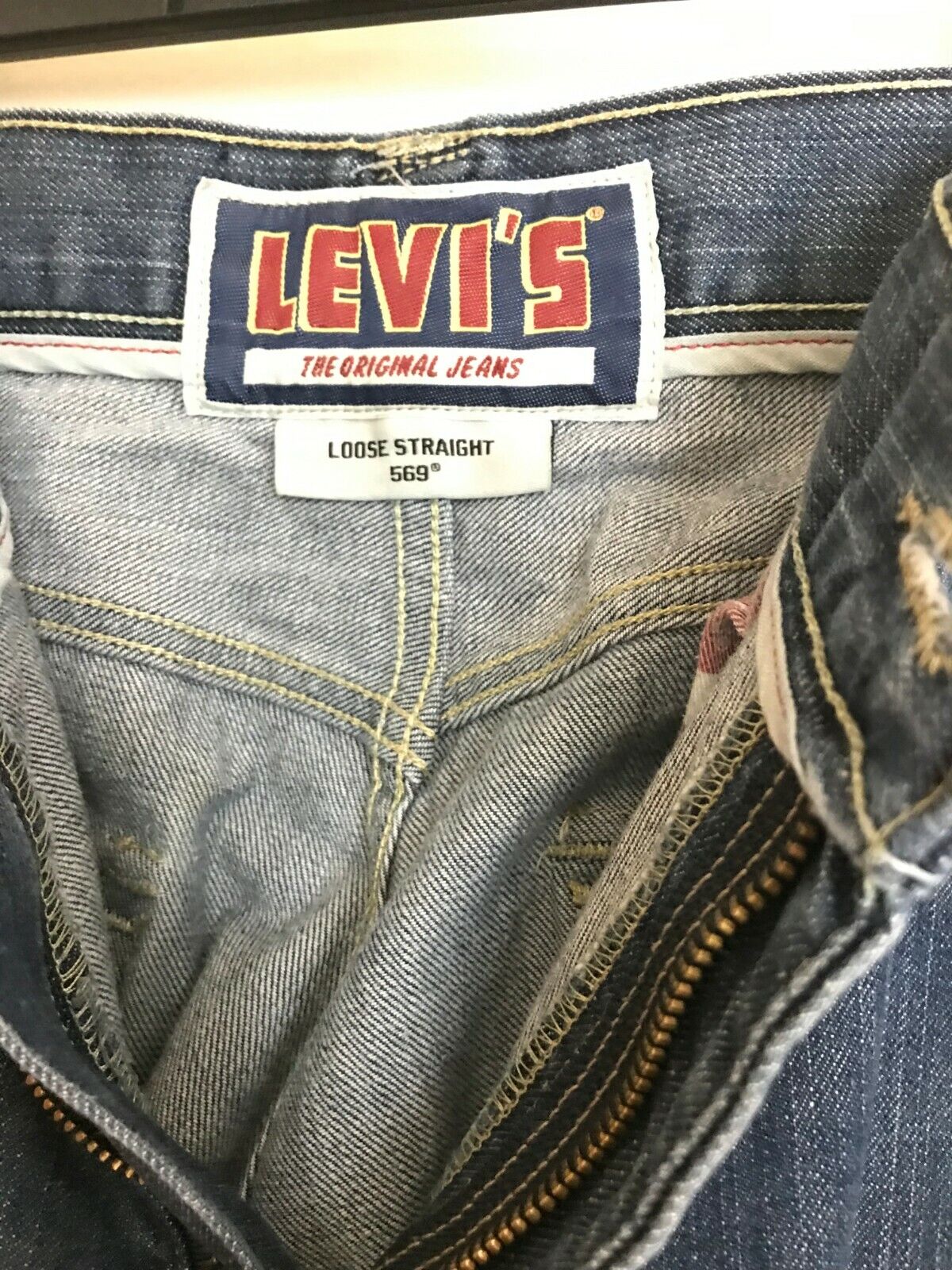 Levis' The Original Jeans - Loose Straight 569 - Size W34 Levis' The Original Jeans - Loose Straight 569 - Size W34
