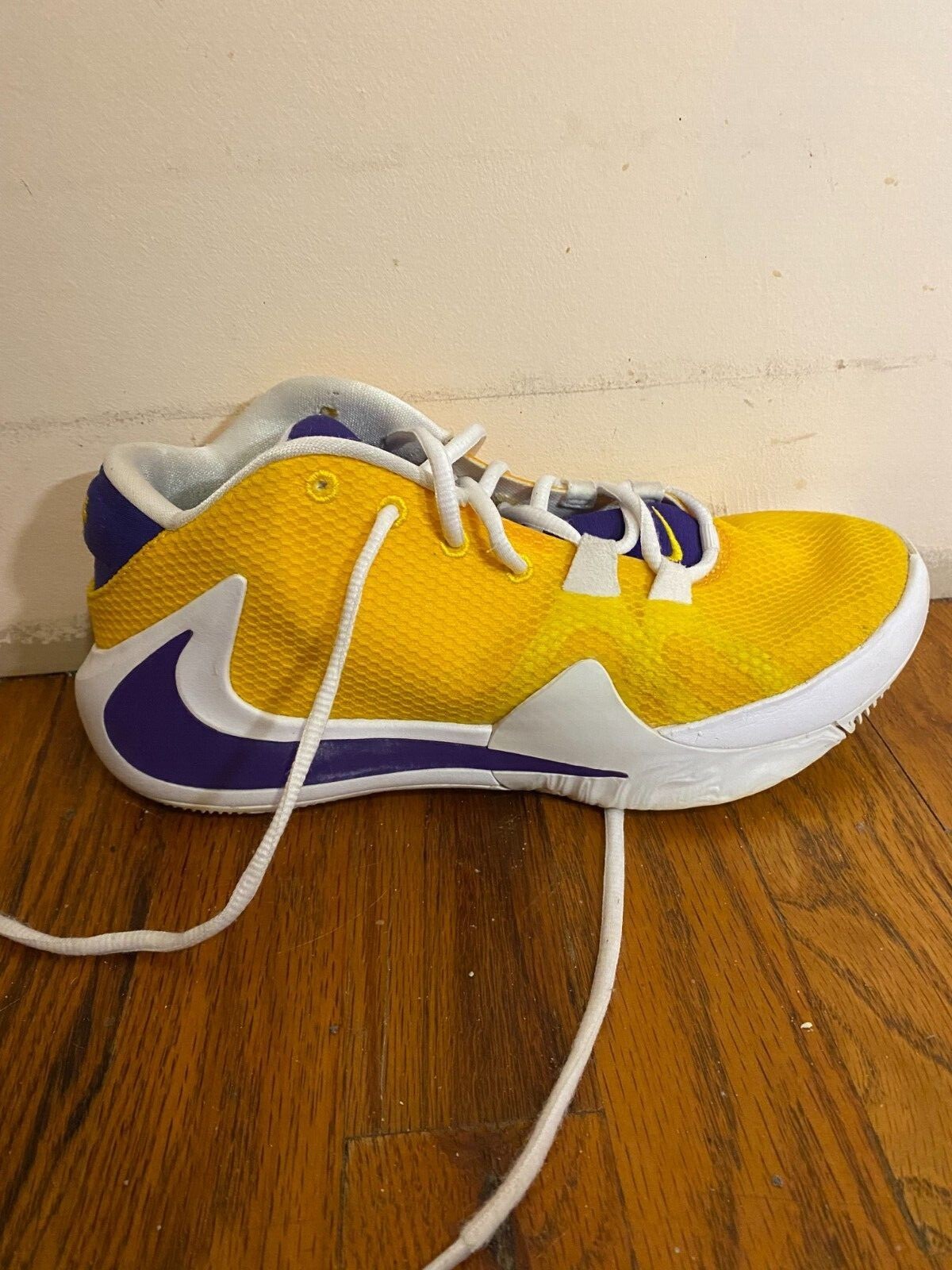 charles and veronica nike