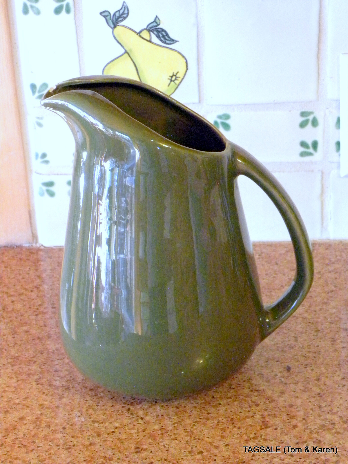 BRUSH POTTERY GREEN 2 QT PITCHER MADE IN CALIFORNIA  9 1/2