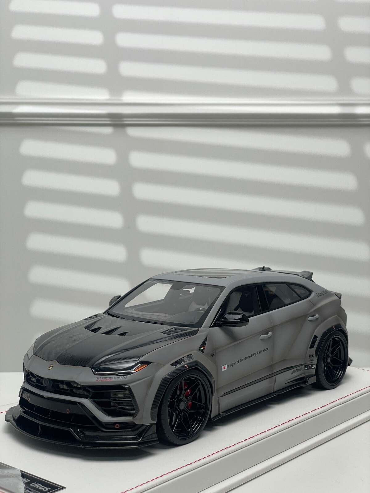 Lamborghini Urus 1/18 ウルス 1/18 Ivy Models Lamborghini URUS Liberty walk in Gloss Red
