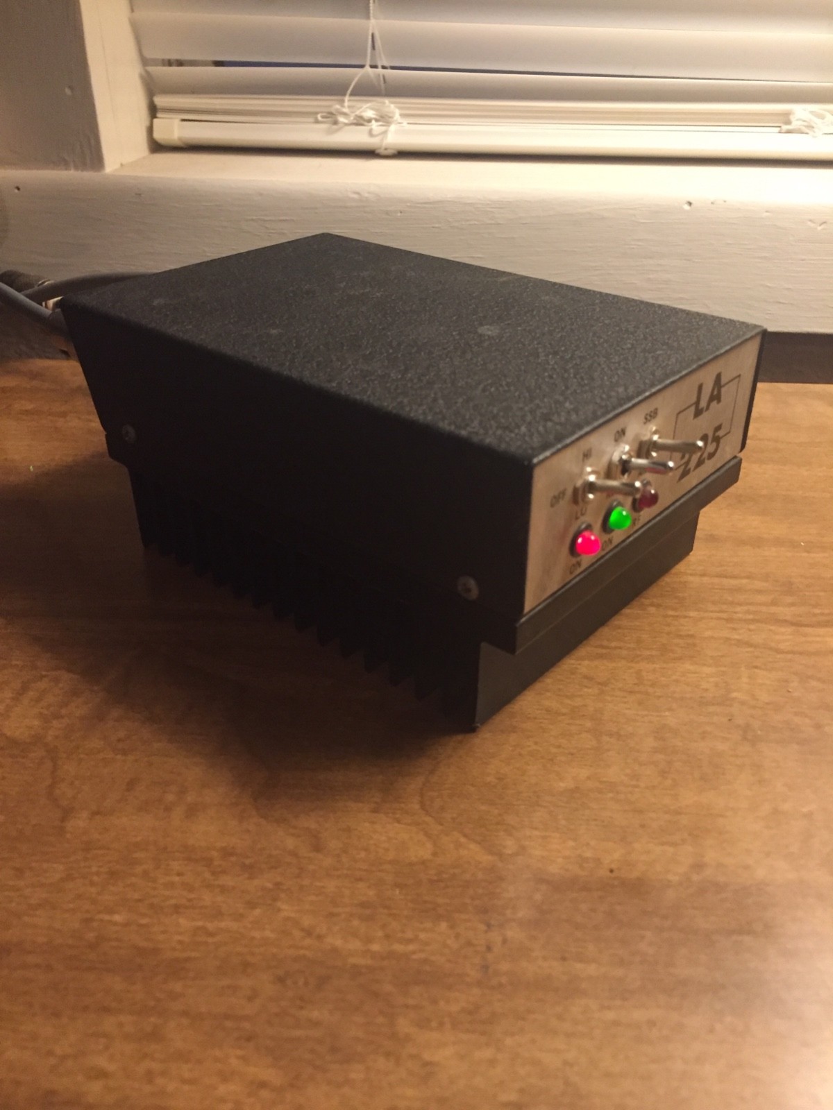 CB/10 meter Ham 120 Watt LA 225 Amplifier W/ Working Pre-Amp
