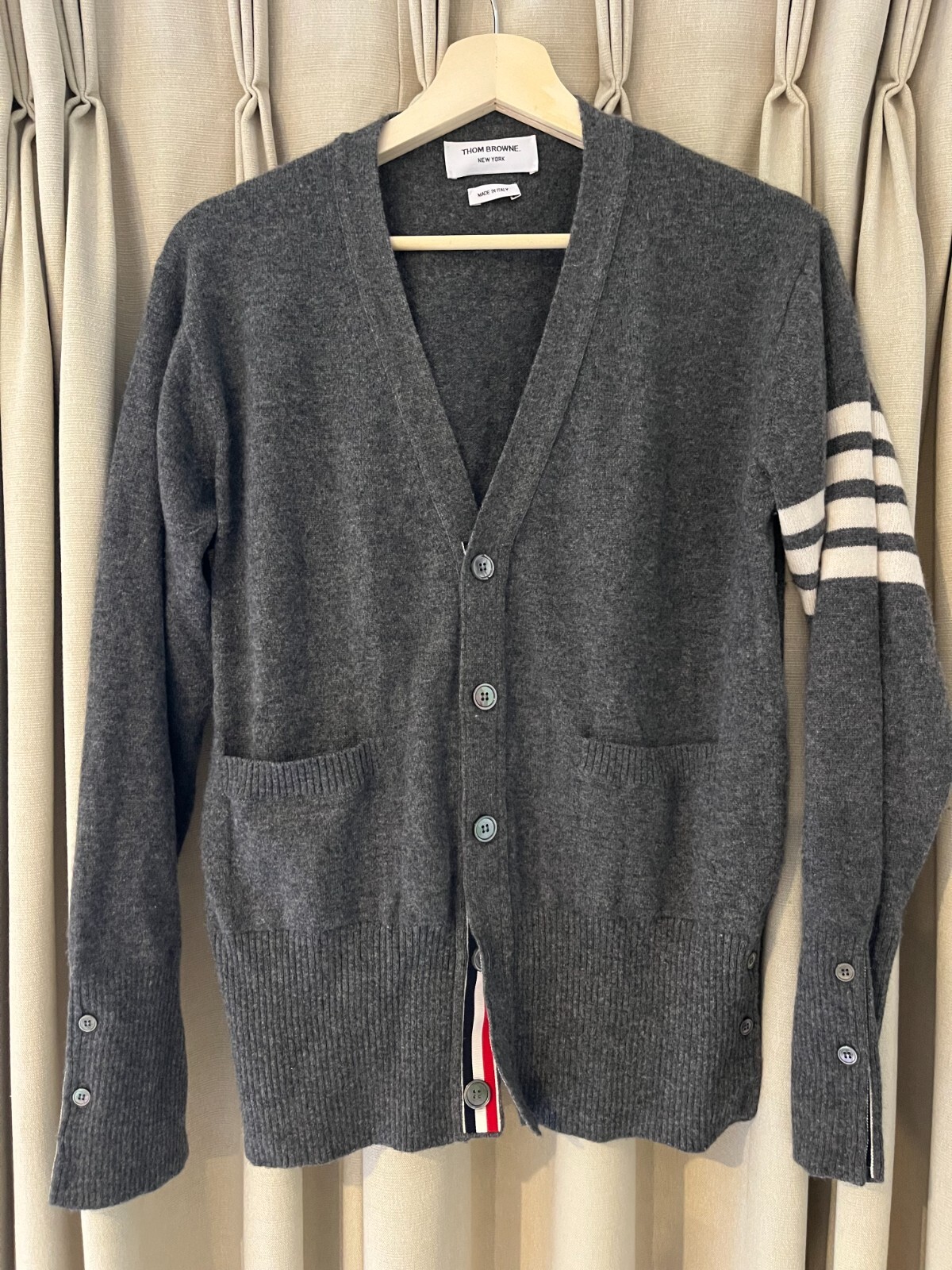 Thom Browne Mens Size 3 / US Size Medium Gray 100% Cashmere Thom Browne Mens Size 3 / US Size Medium Gray 100% Cashmere