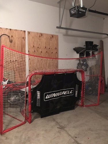 Brand new In Box Winnwell Standalone Hockey Regulation Backstop 72”