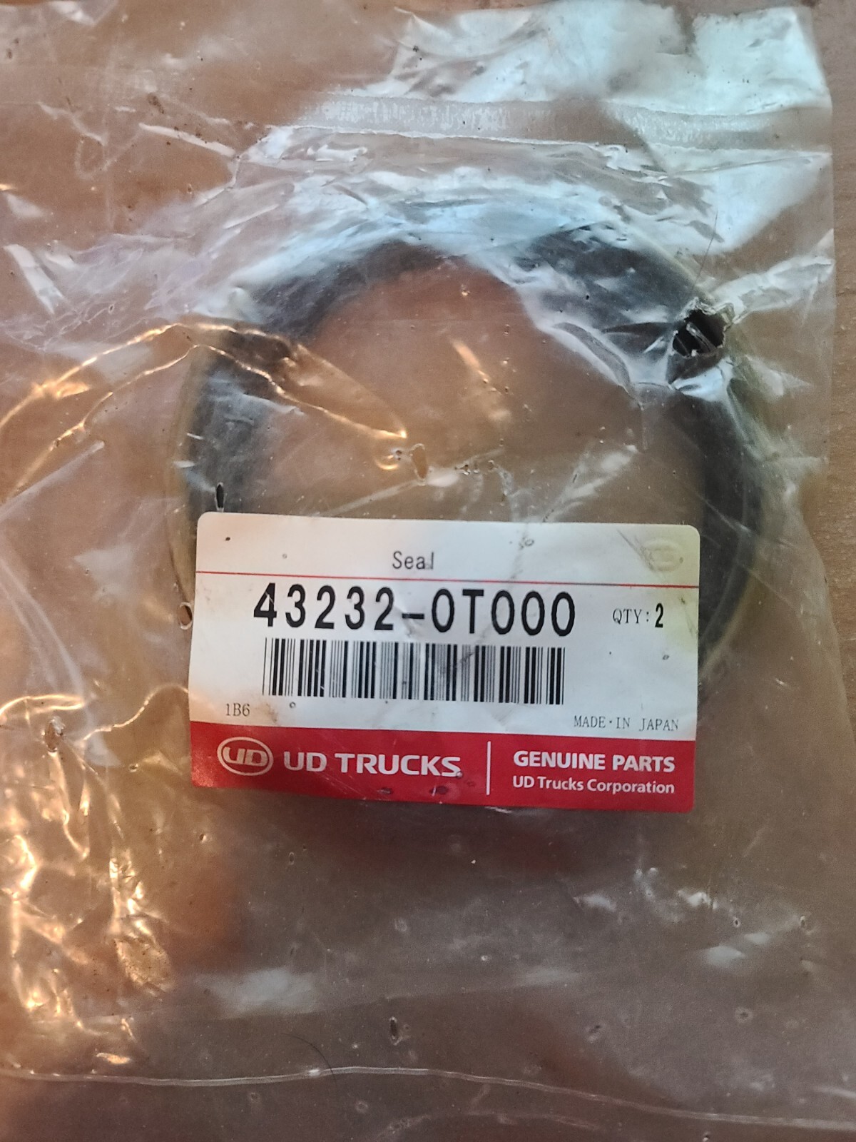 バジル 1PCS Genuine Nissan OEM Part Seal, Grease Rear Hub 43232