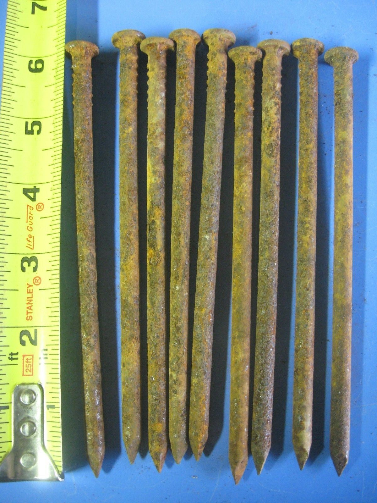 Vintage Mixed Rusty Round Nails 4 Lbs Garden Metal Art Crafts Old Barn Find