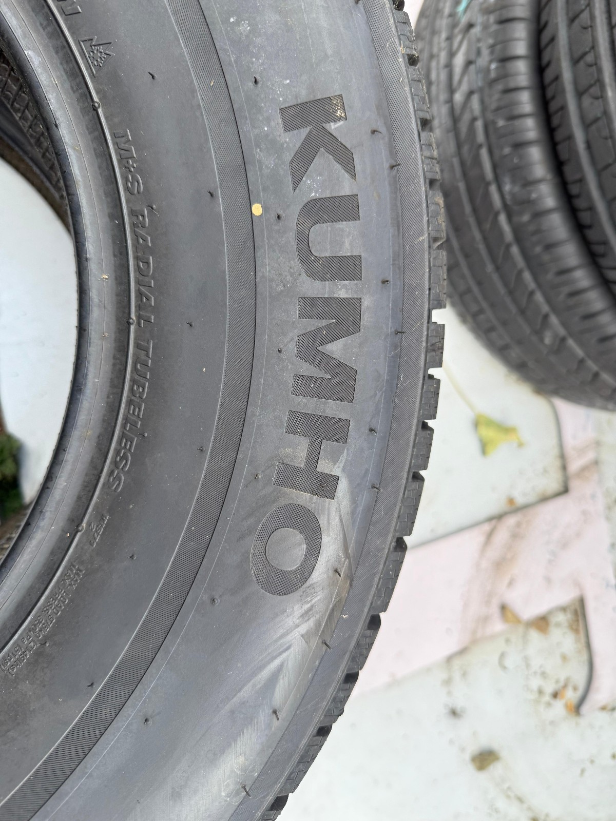 New 245 70 16 Kumho, Winter, M+S, 107H, x1 Tyre (F1_tyres) FO YD175