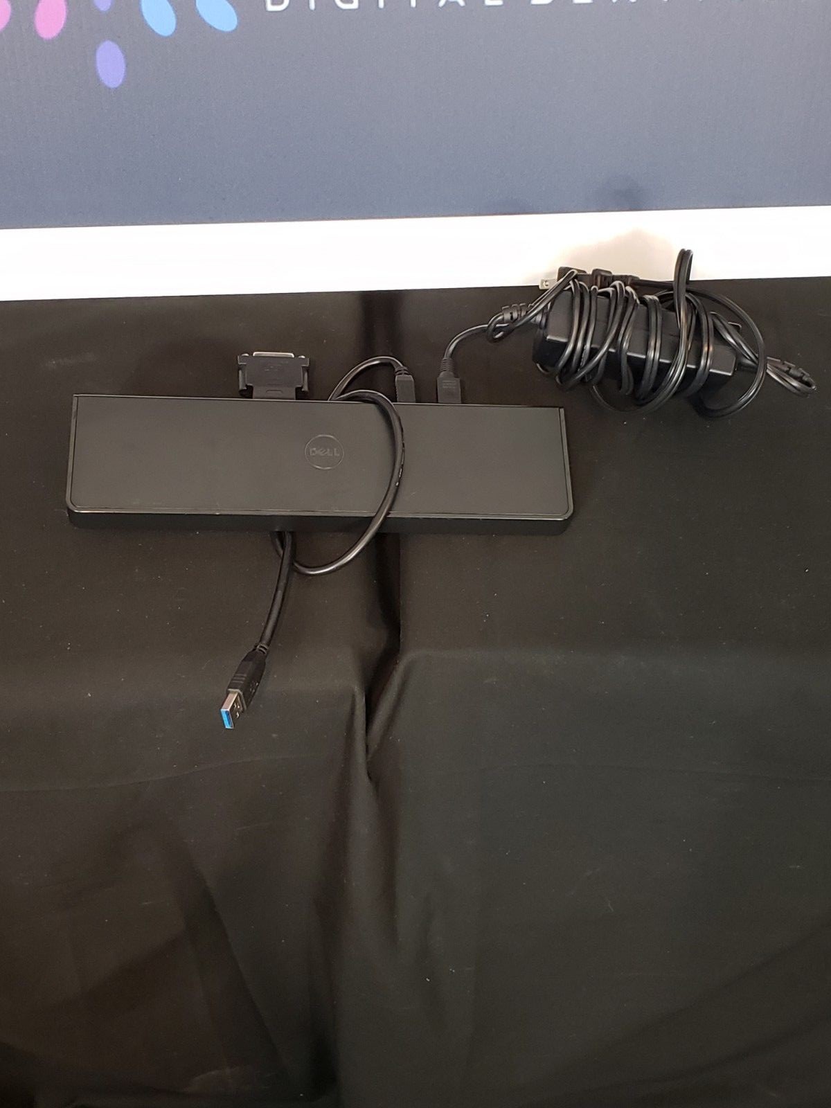 QTY 20 Dell USB 3.0 Docking Station D3000 HDMI DVI * J22N2 + AC Adapters USB