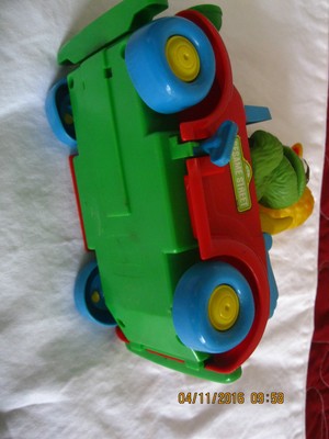 Sesame Street Wind Up Jalopy Car Big Bird, Ernie & Oscar RARE Toy
