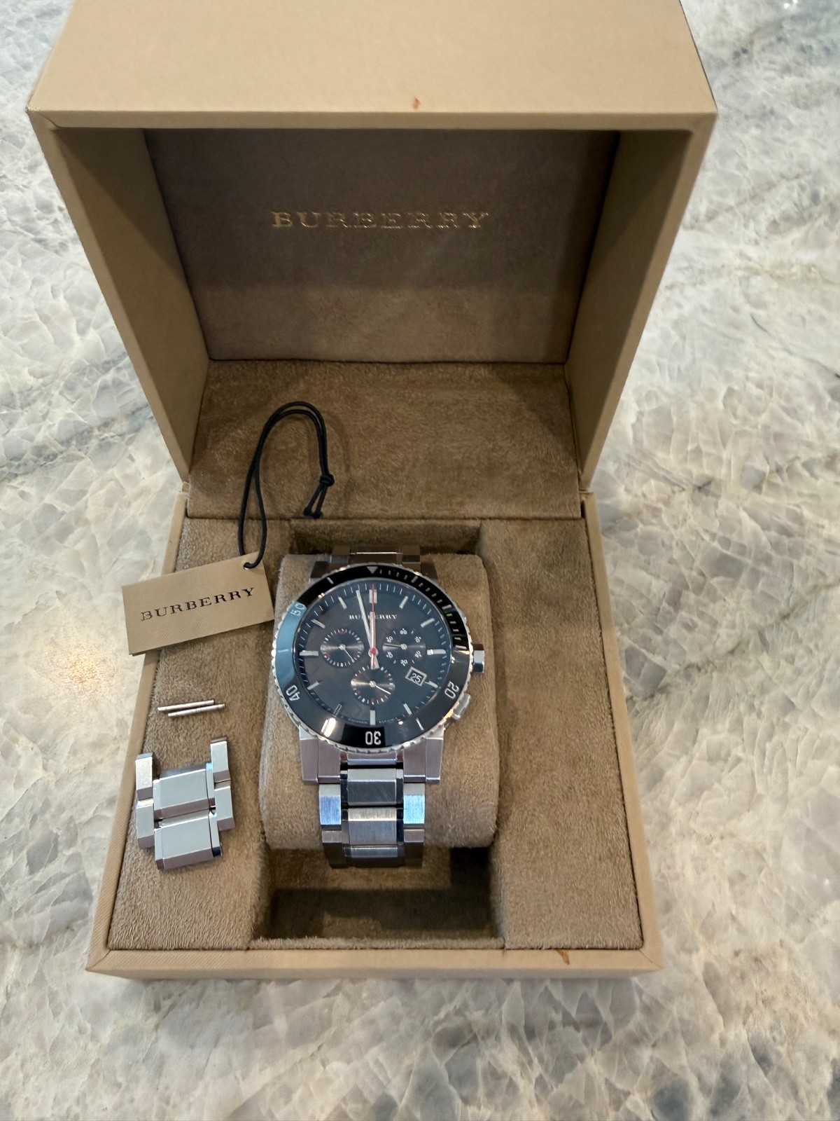 BURBERRY BU9380 クロノグラフ デイト 【公式通販】