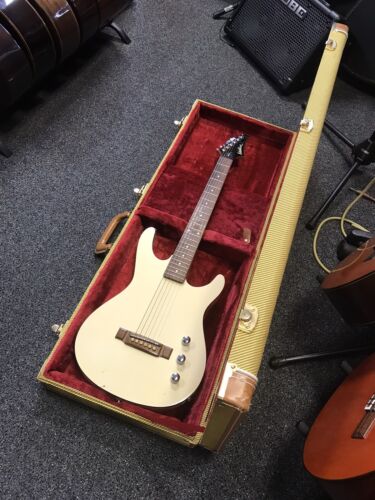 WASHBURN CHICAGO SERIES SBS-20PWH ELECTRIC ACOUSTIC GUITAR WASHBURN CHICAGO SERIES SBS-20PWH ELECTRIC ACOUSTIC GUITAR