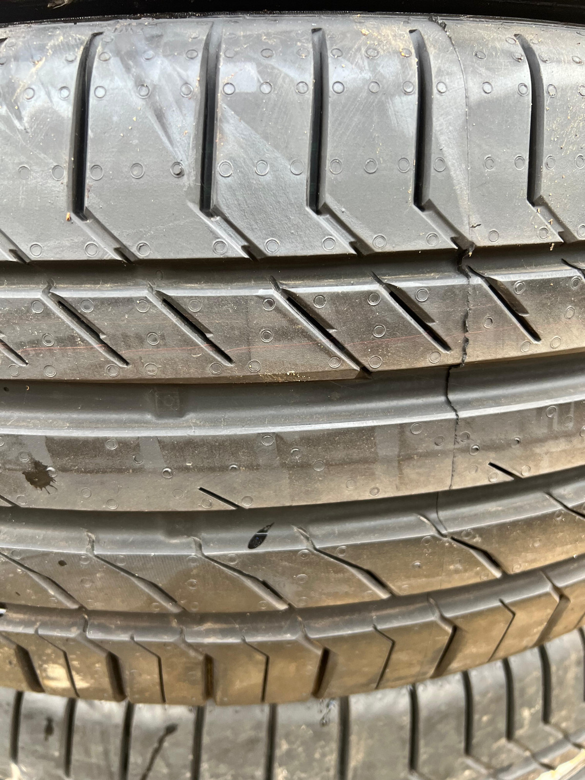 New 235 50 18 Continental, CSC 5, XL, 101V, x1 Single Tyre (F1_tyres) Y42- L3196