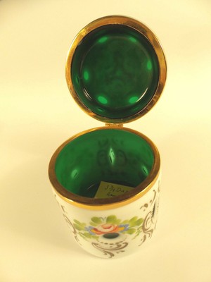 Bohemian White Cut to Green Hinged Box