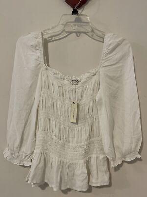 Francescas Harper Womens Medium Ivory Ruffled Blouse NWT! A1277